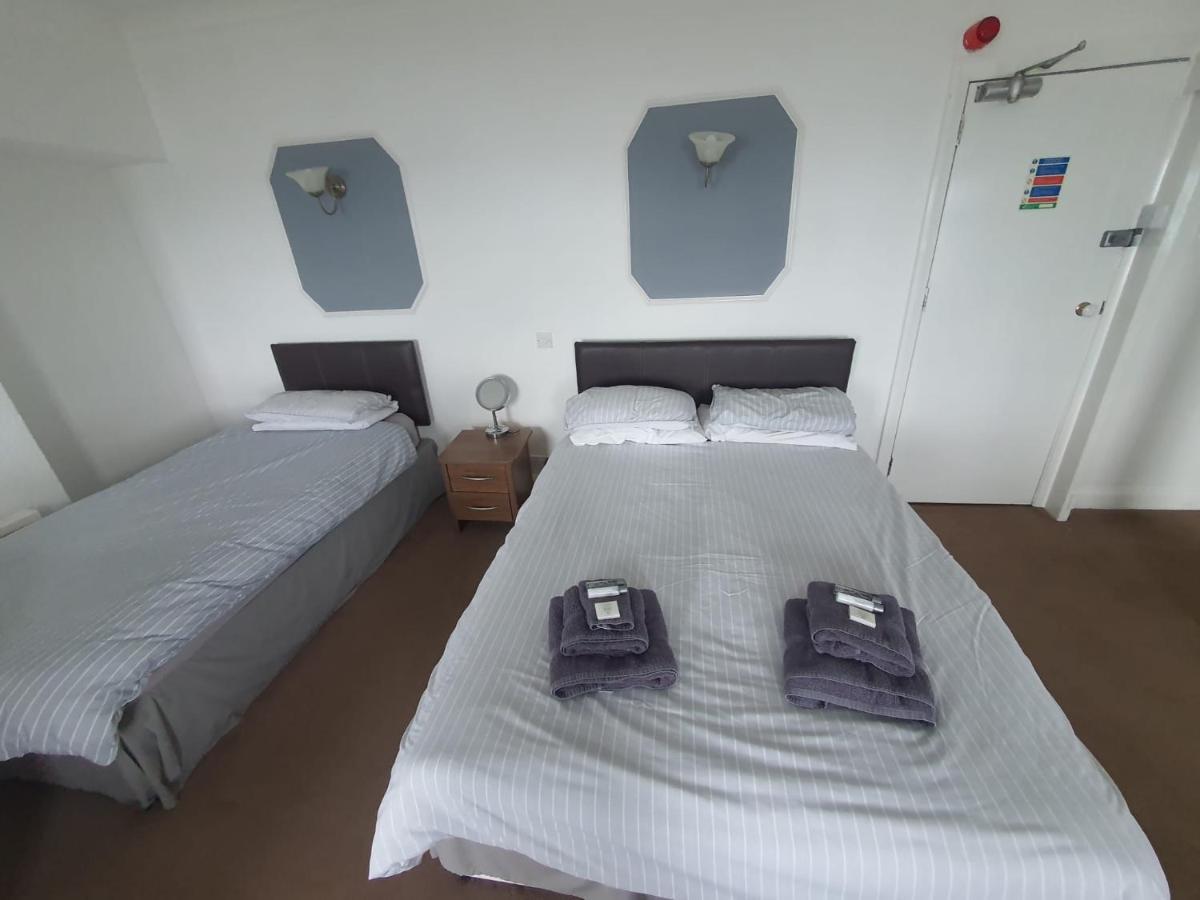 Highlander Hotel Скарбъро Екстериор снимка