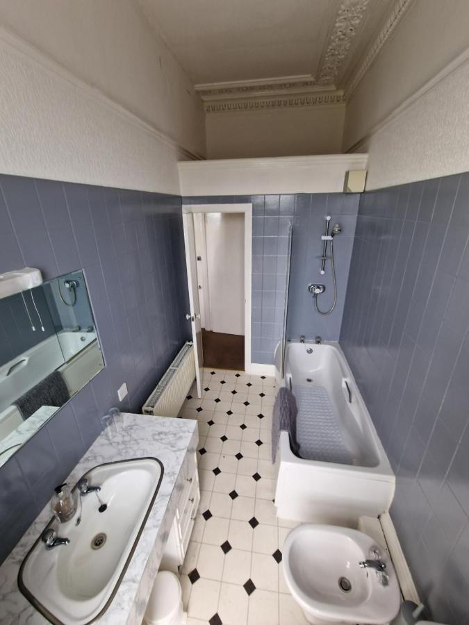 Highlander Hotel Скарбъро Екстериор снимка